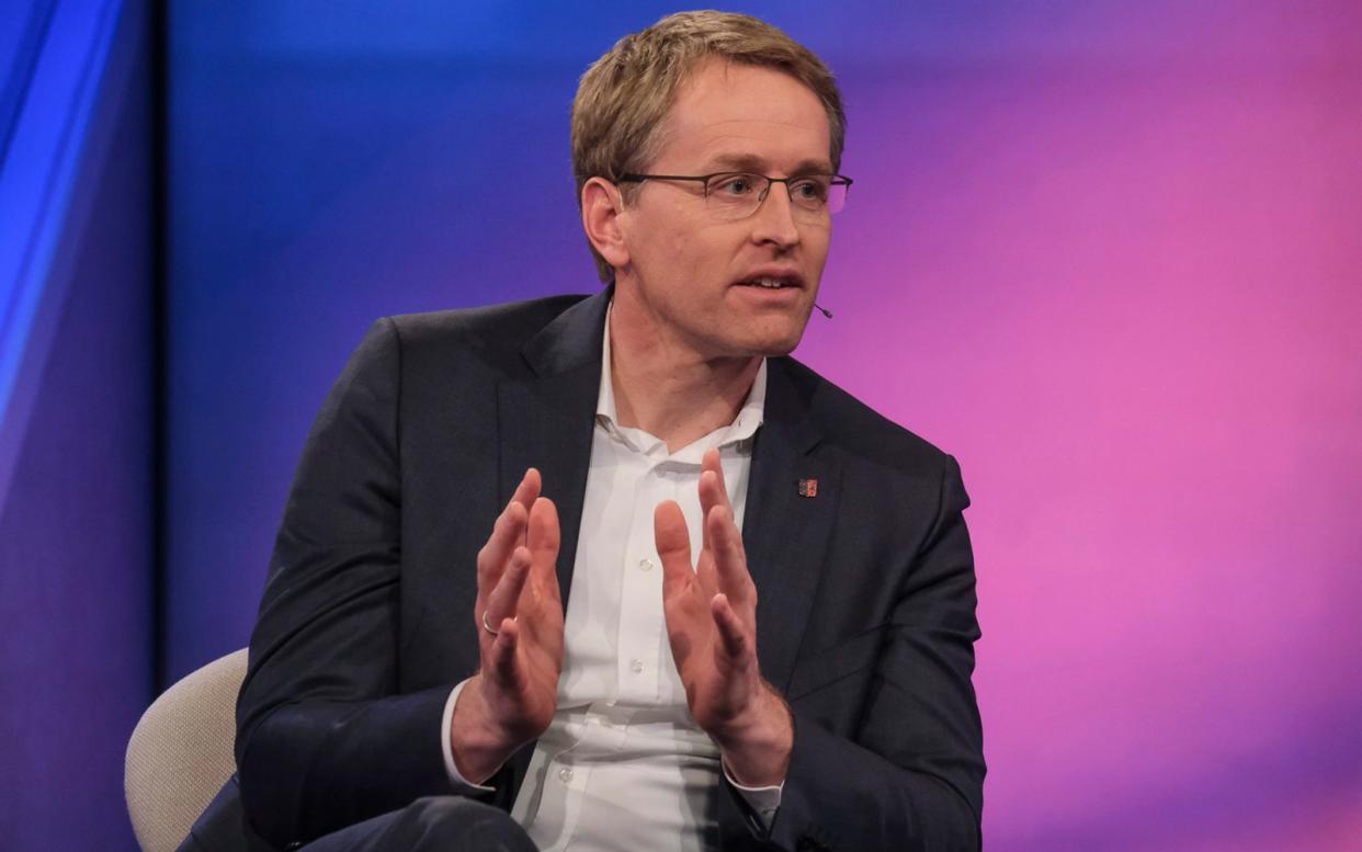 Am Dienstagabend war Daniel Günther zu Gast bei "Maischberger" und sprach über ein mögliches AfD-Verbotsverfahren. Obwohl er damit "sympathisiere", müsse das Vorhaben "sorgsam vorbereitet werden". (Bild: WDR / Oliver Ziebe)