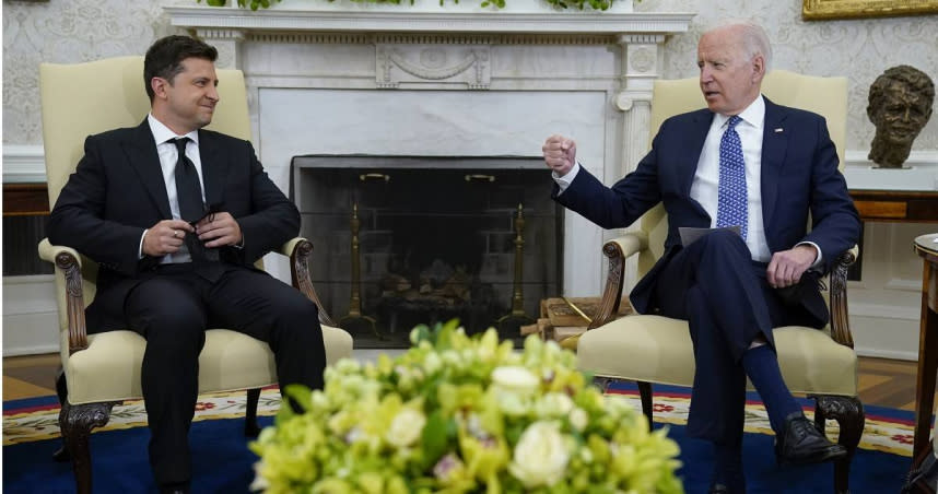 美國總統拜登（Joe Biden）與烏克蘭總統澤倫斯基（Volodymyr Zelenskyy）。（圖／達志／美聯社）