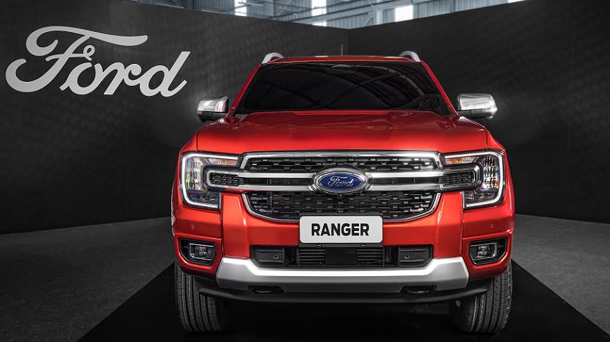 El frontal de la nueva Ranger tiene los faros Led con forma C como toda la línea de pick ups.