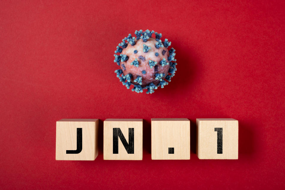 世界衛生組織（WHO）今天將JN.1新型冠狀病毒變異株歸類為「需留意變異株」（variant of interest）。（示意圖／Getty Images）