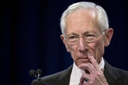 U.S. Federal Reserve Vice Chair Stanley Fischer addresses The Economic Club of New York in New York March 23, 2015. REUTERS/Brendan McDermid/Files