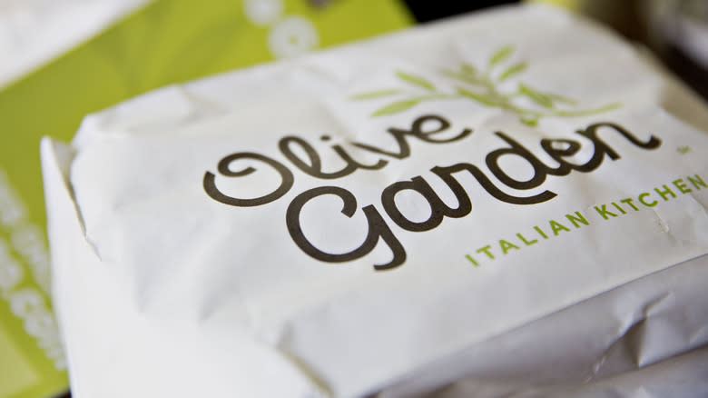 Olive garden to-go bag