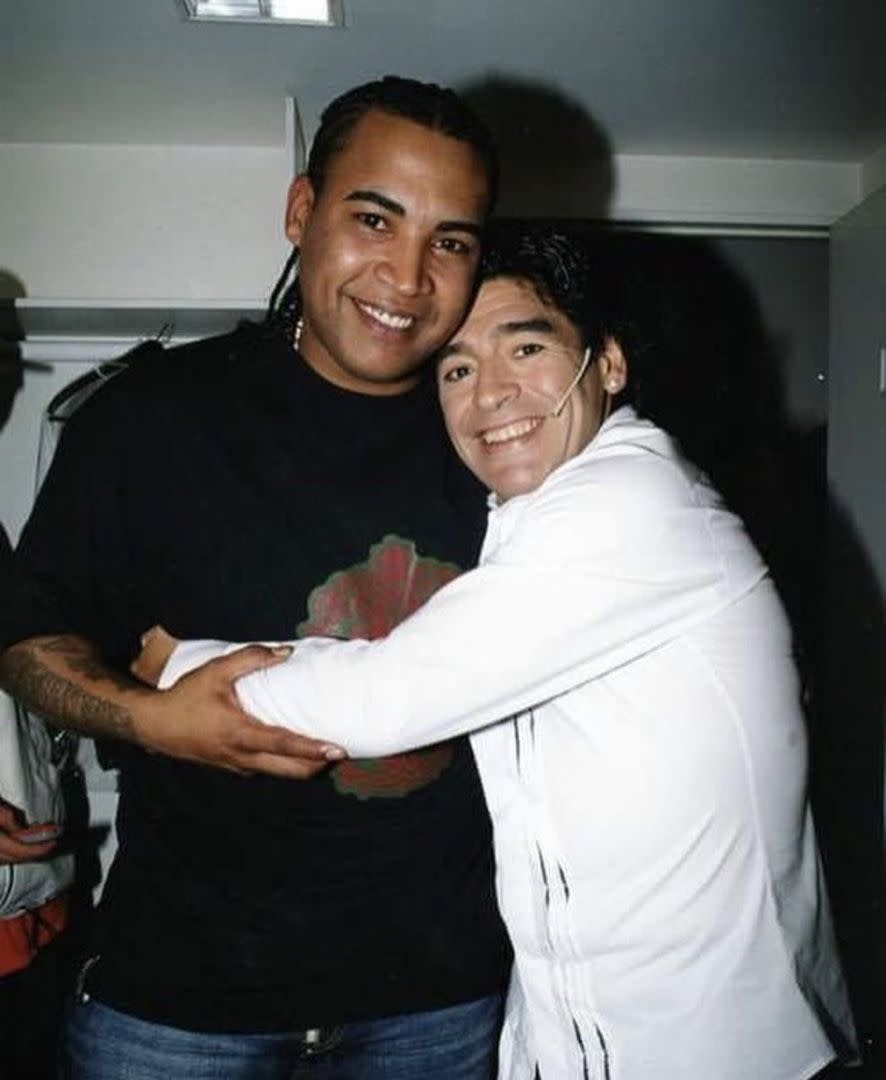 Diego Maradona junto a Don Omar