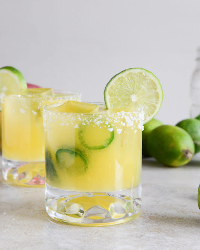 <strong>Get the <a href="http://www.howsweeteats.com/2013/02/mango-jalapeno-margaritas/" target="_blank">Mango Jalapeno Margaritas</a> recipe from How Sweet Eats</strong>