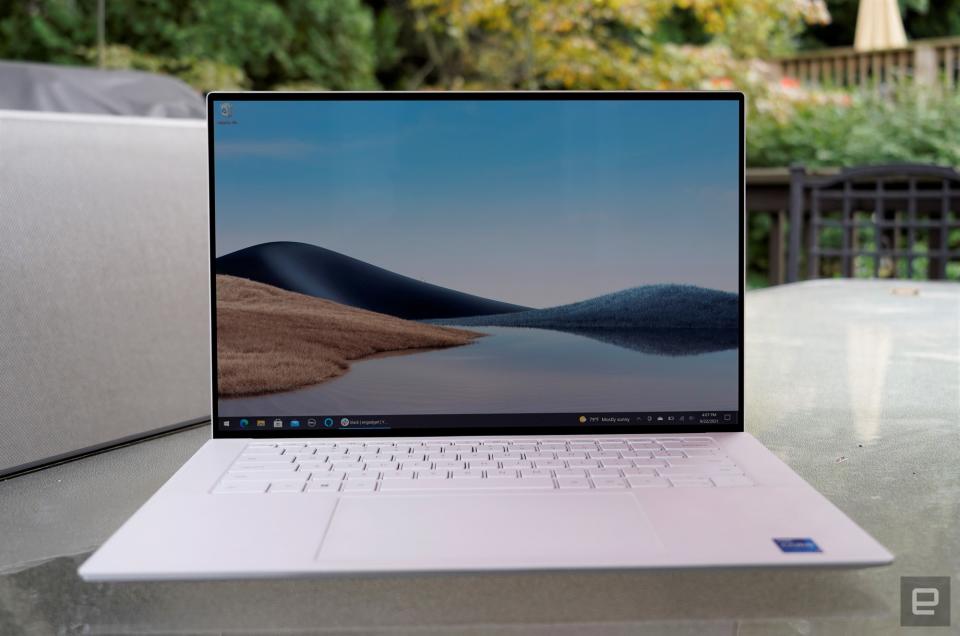 <p>Dell XPS 15 OLED</p> 