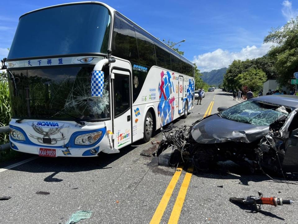 花東海岸公路豐濱段1死1傷車禍 無照小客車違規超車造成