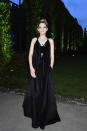 <p>C’est dans une magnifique robe noire que Marion Cotillard s’est présentée à la soirée secrète de Chopard au Château de la Croix des Gardes, situé sur les hauteurs de Cannes. Crédit photo : Getty Images </p>