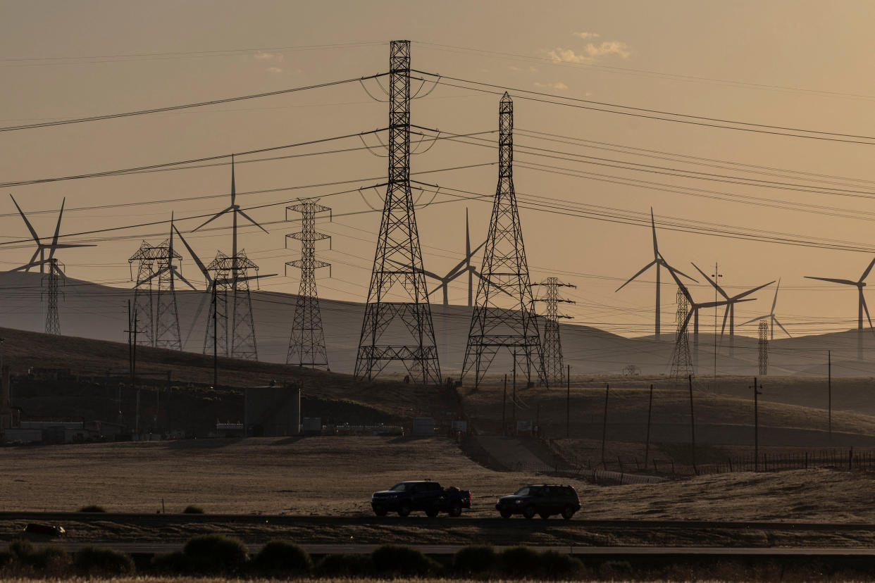 Extreme heat settles over Tracy, Calif. 