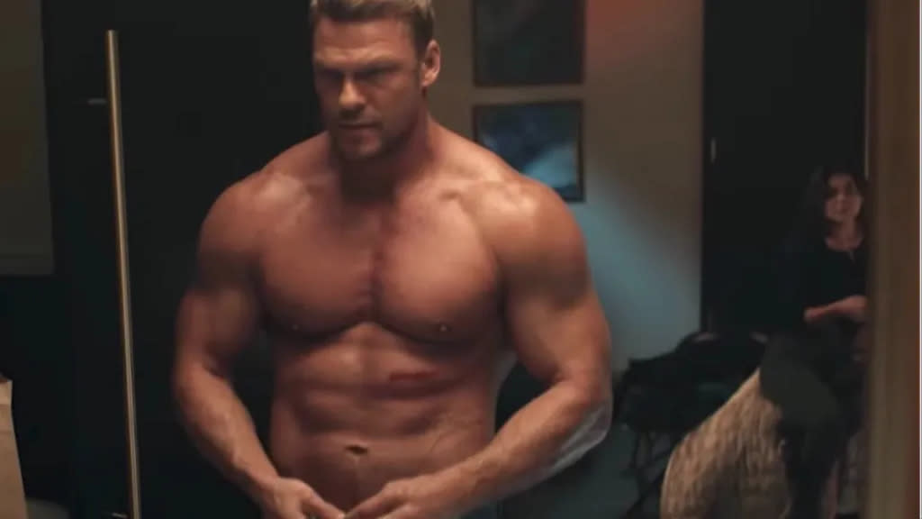 reacher season 2 alan ritchson workout routine plan tall height