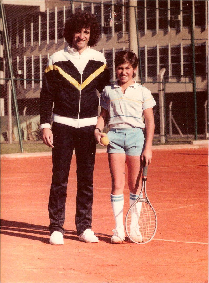 Charpentier comenzó jugando al tenis en Chacarita pero desde 1984 empezó a formarse en River, con Palito Fidalgo de entrenador