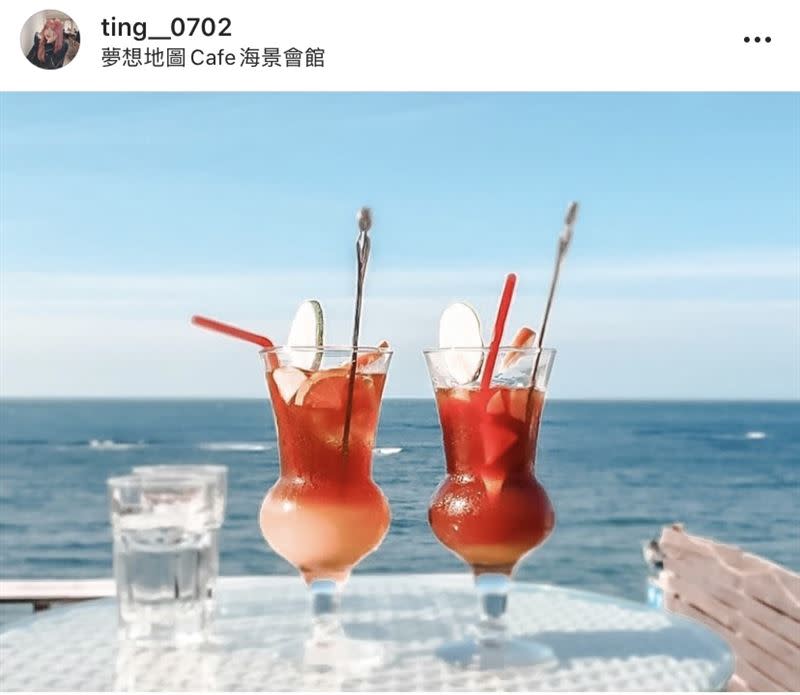 起司麥片雞翅、新鮮水果茶。（圖／IG：ting__0702 授權提供）