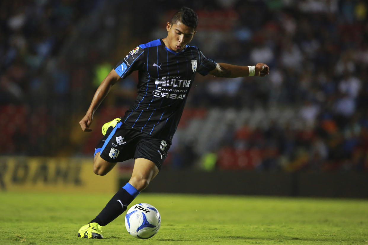 Orbelín Pineda debutó rápidamente en Querétaro por una sugerencia de Ronaldinho (Foto de: Hector Vivas/LatinContent via Getty Images)