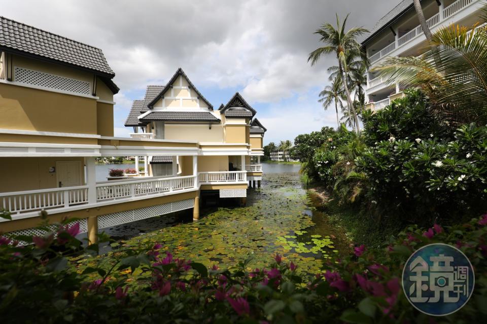 「Angsana Laguna Phuket」共有377間房，湖景房能眺望波光粼粼的水色美景。