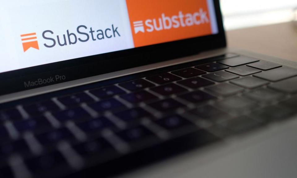 Substack logo.