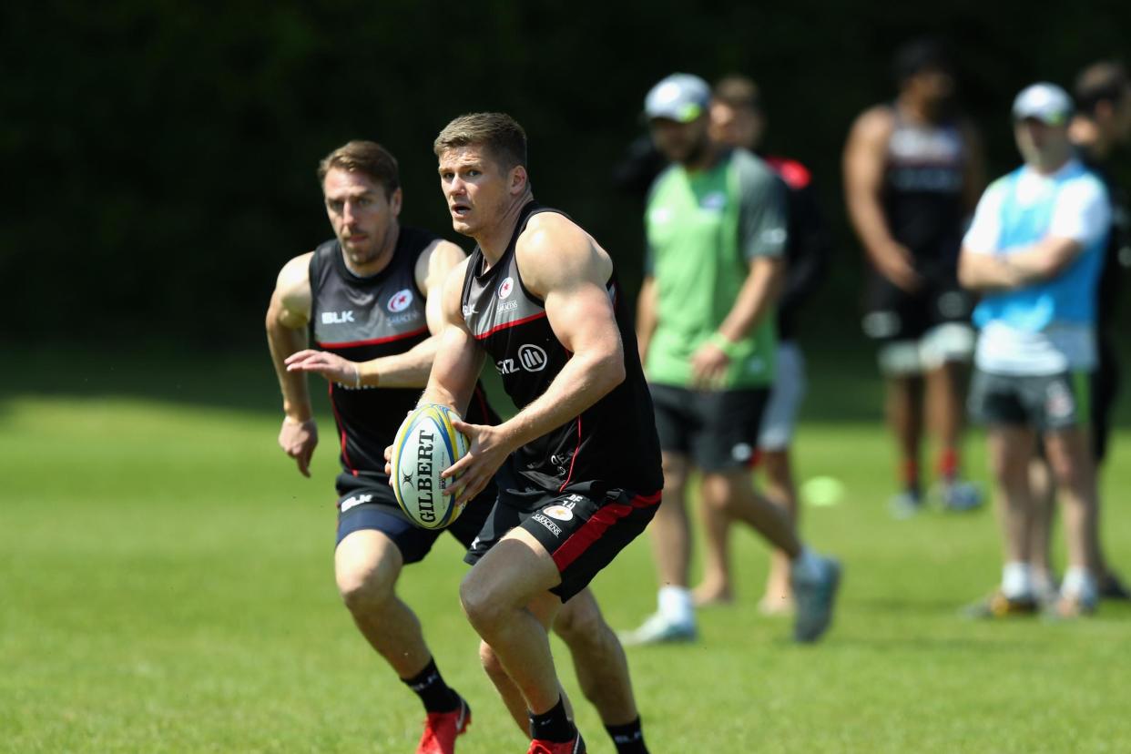 Final reckoning | Owen Farrell goes through his paces, supported by Chris Wyles, who will be playing his last game for Saracens in the Premiership showpiece at Twickenham: David Rogers/Getty Images