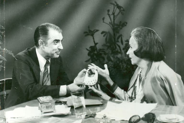 Un diálogo durante el especial “A la tarde...Tita”, con Jorge “Cacho” Fontana y Tita Merello, en 1978.
Foto de Canal 7.