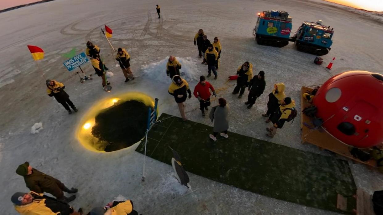 An earlier Davis team prepares the midwinter dip. Picture: Derryn Harvie / AAD