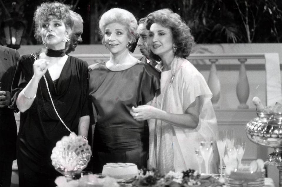 Em 1987, quem vivia o trio inseparável de amigas era um time de primeira da teledramaturgia: Tonia Carrero, Irene Ravache e Eva Wilma. E elas eram chics, viu?