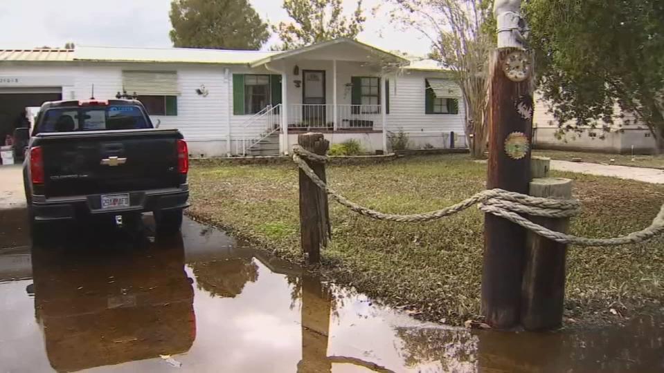 It's been nearly a month since the St. Johns River reached historic levels because of Hurricane Ian, but some people living in Lake County are still dealing with issues.
