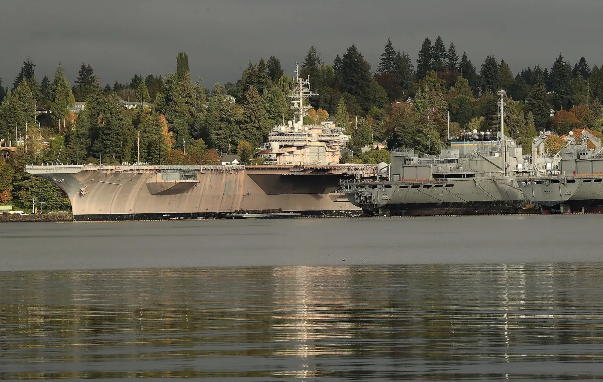 Aircraft carrier USS Kitty Hawk departs Bremerton for Texas dismantling