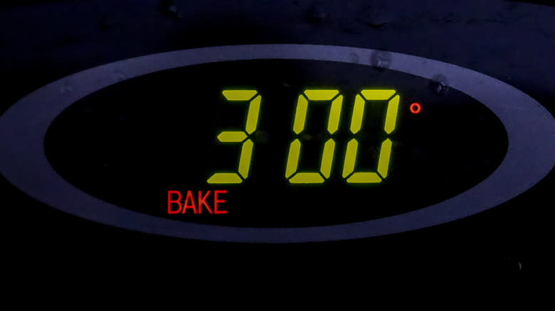oven tempature showing 300 degrees
