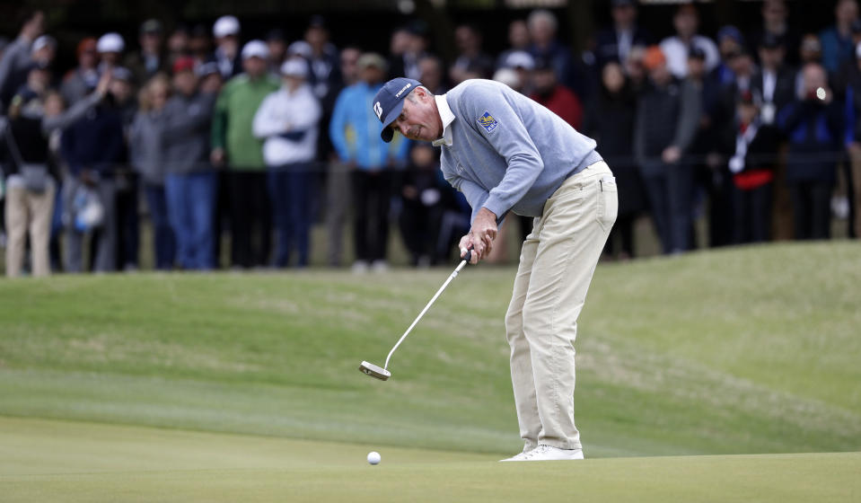 Matt Kuchar putts on the seventh hole during the finals round against Kevin Kisner at the Dell Technologies Match Play Championship golf tournament, Sunday, March 31, 2019, in Austin, Texas. (AP Photo/Eric Gay)