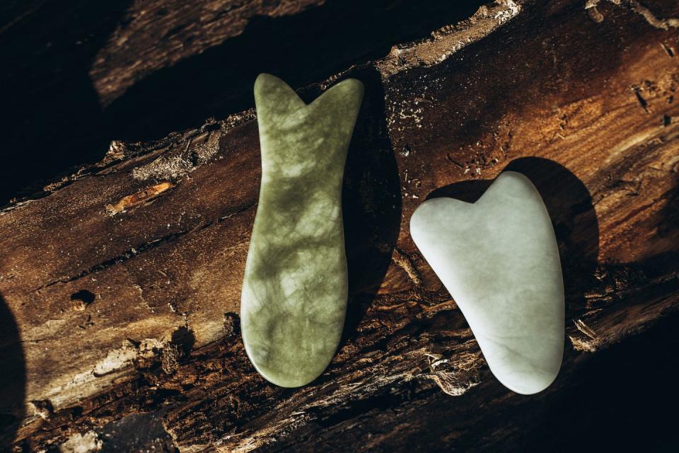 just a super useful guide to gua sha