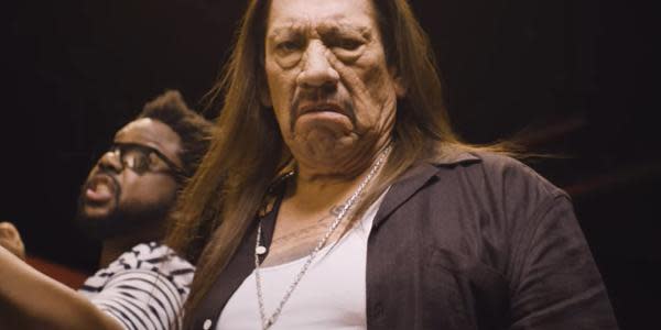 Evil West: comercial com Danny Trejo tira sarro de lootboxes e