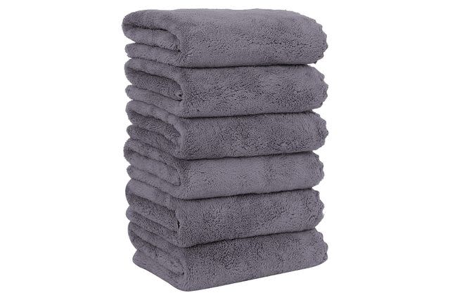 These 'Fluffy and Absorbent' Bath Towels Are $2 Apiece at