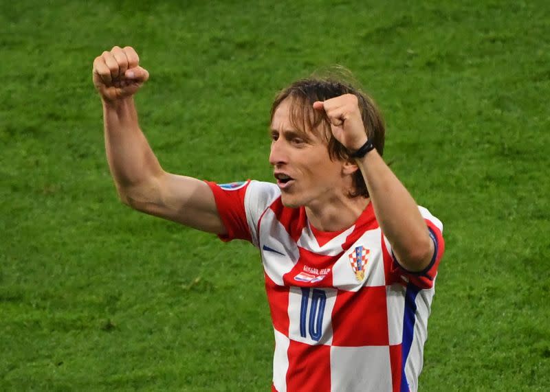 Luka Modric celebra despúes de que Croacia venciera a Escocia y avanzara en la Euro 2020, en Hampden Park, Glasgow, Escocia