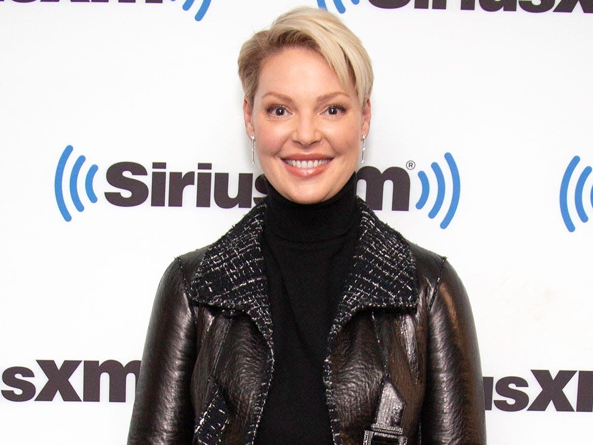 Katherine Heigl visits SiriusXM Studios on November 30, 2022 in New York City.