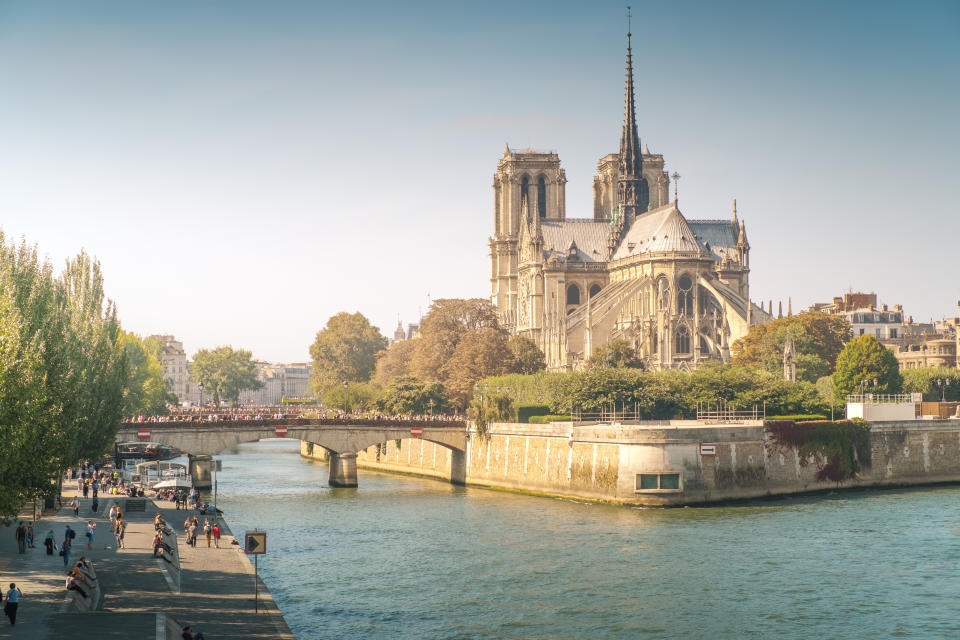 Nach dem Großbrand im April 2019 soll Notre Dame de Paris erst wieder ab Anfang Dezember 2024 für Touristen zugänglich sein. (Bild: Getty Images)