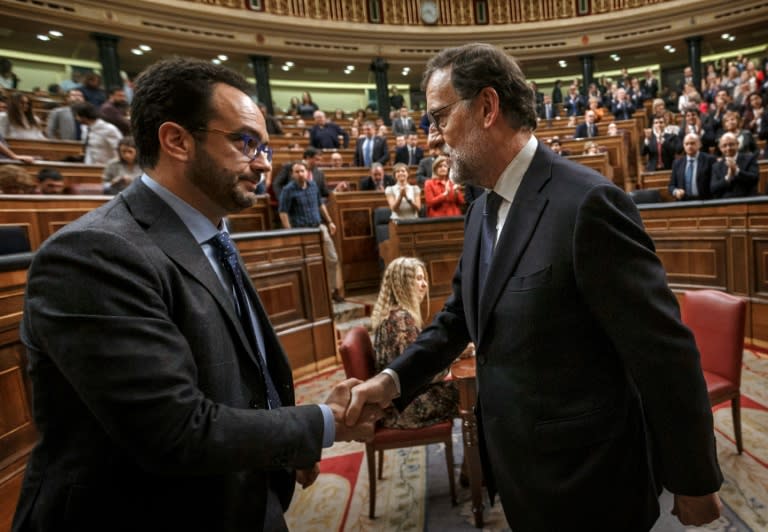 Spain's leader Mariano Rajoy was able to make his comeback after the Socialist party decided to abstain in a crunch parliamentary confidence vote