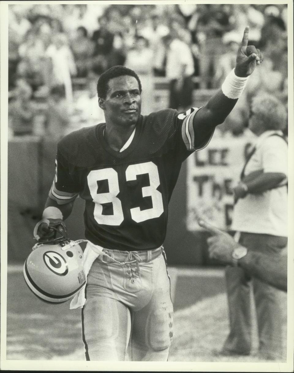 John Jefferson salutes the Packers crowd in 1983.