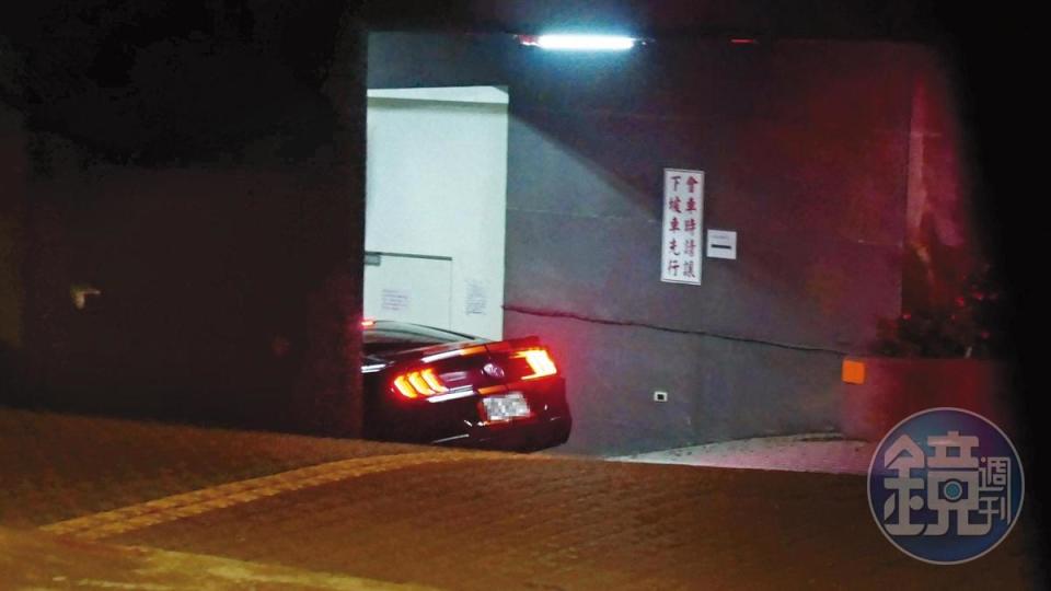 6/1，21：16，陳立農開著洗好的福特野馬跑車回到內湖住處。