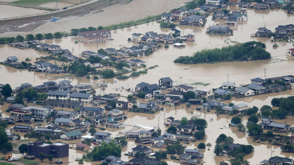 A seasonal rainy front dumped heavy rains in the southwestern prefectures of Kumamoto.