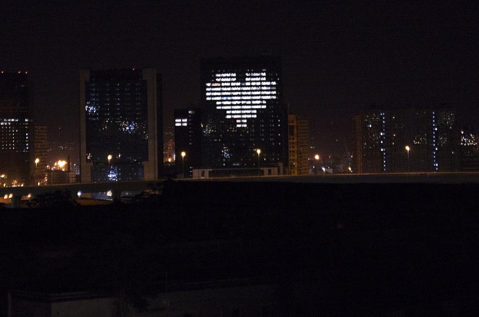 El <em>Cuore di Napoli</em> desde la Puerta Capuana de Nápoles. <a href="https://commons.wikimedia.org/wiki/File:-CUOREDINAPOLI_-_Porta_Capuana_Cuore_Centro_Direzionale_1.jpg" rel="nofollow noopener" target="_blank" data-ylk="slk:Wikimedia Commons / Rob lae;elm:context_link;itc:0;sec:content-canvas" class="link ">Wikimedia Commons / Rob lae</a>, <a href="http://creativecommons.org/licenses/by-sa/4.0/" rel="nofollow noopener" target="_blank" data-ylk="slk:CC BY-SA;elm:context_link;itc:0;sec:content-canvas" class="link ">CC BY-SA</a>