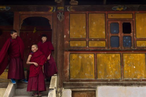 File photo showing monks at a monastery in China's Sichuan province. US Secretary of State Hillary Clinton voiced alarm over Beijing's treatment of Tibetans and a blind rights activist as tensions between the superpowers threatened to intrude on Pacific Rim talks