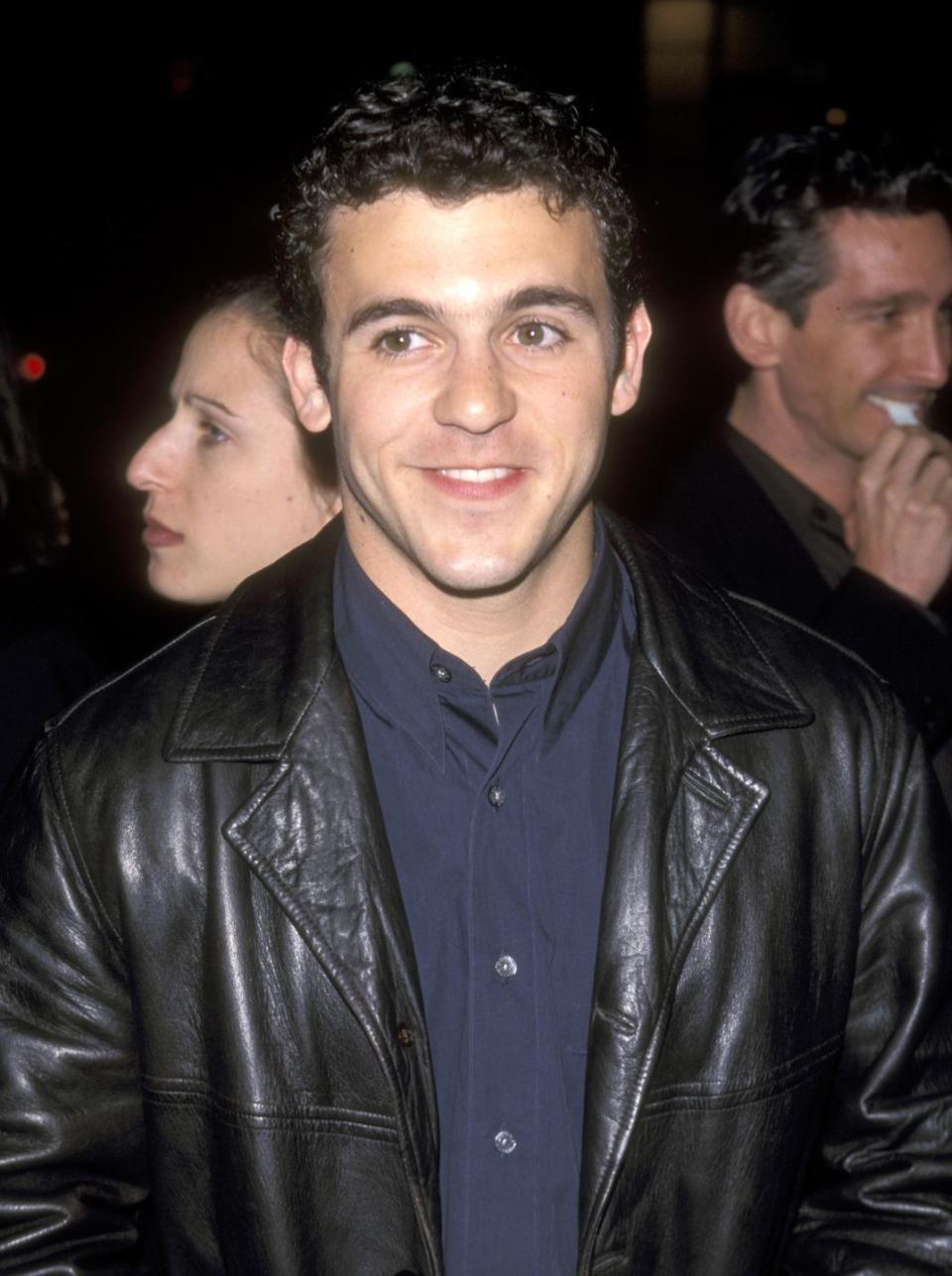 13) Fred Savage was basically David Schwimmer 2.0