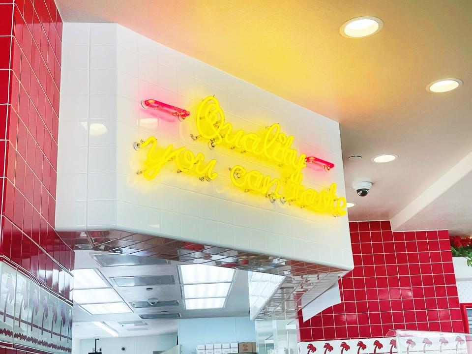 in n out burger interior