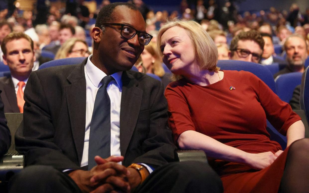 British Prime Minister Liz Truss and Chancellor of the Exchequer Kwasi Kwarteng attend the annual Conservative Party conference in Birmingham, Britain, October 2, 2022. - HANNAH MCKAY/REUTERS