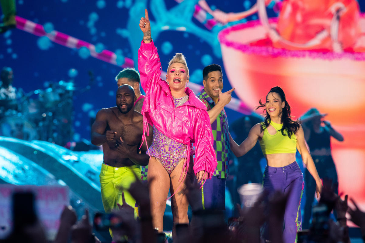 Pink Just Became the First Woman to Headline a Stadium in Wisconsin - Hits  96