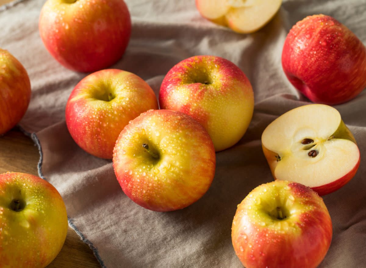 Honeycrisp apples