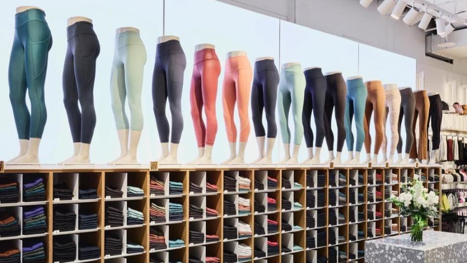 lululemon被譽為「瑜珈界香奈兒」，但卻有網友不解為何價格如此昂貴。（圖／翻攝自lululemon官方臉書）