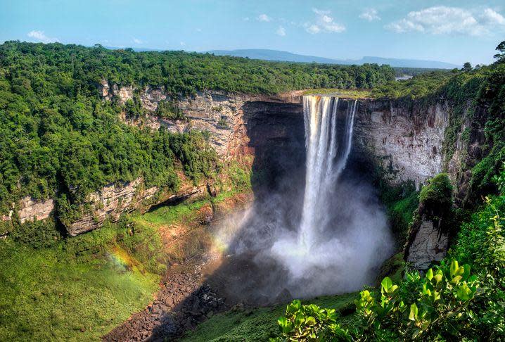 Cataratas Kaieteur, ubicadas en el río Potaro. 