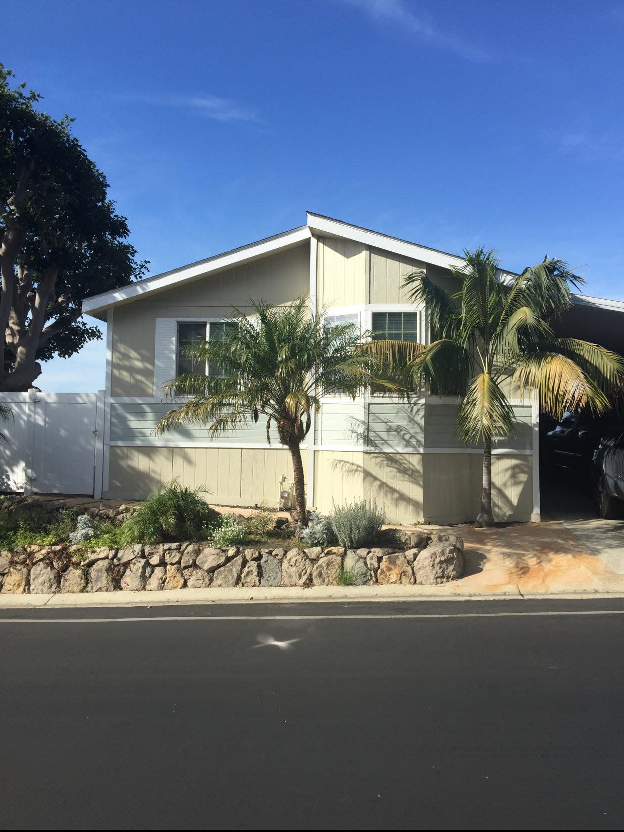 Mark Robinson's current manufactured home in Malibu's  Point Dume Club community