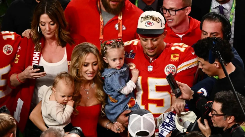 PHOTO: TOPSHOT-AMFOOT-SUPERBOWL-CHIEFS-49ERS (Patrick T. Fallon/AFP via Getty Images)