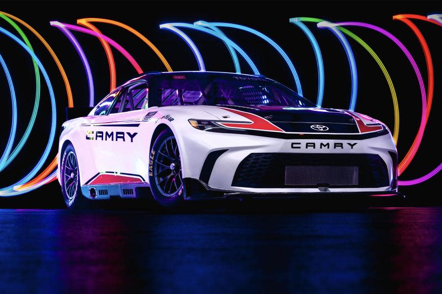 Toyota presenta el elegante y aerodinámico Camry XSE para la NASCAR 2024