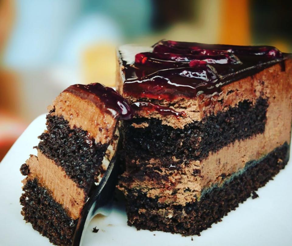 Double layered chocolate cake