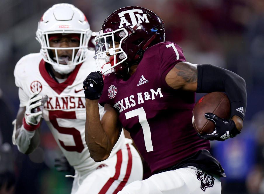 Arkansas Field Goal Denied by NFL Upright in Loss to Texas A&M - Sports  Illustrated